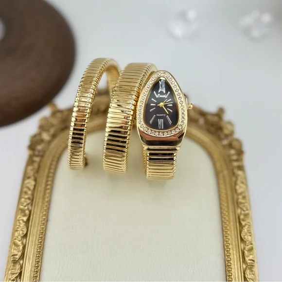 HOT ITEM – Serpenti-Inspired Gold Coil Watch – Bestseller! - Picture 13 of 17